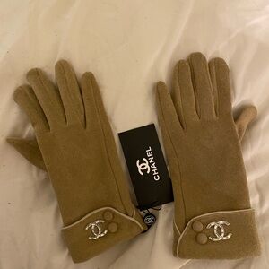 Chanel Beige Suede Gloves with Silver Details